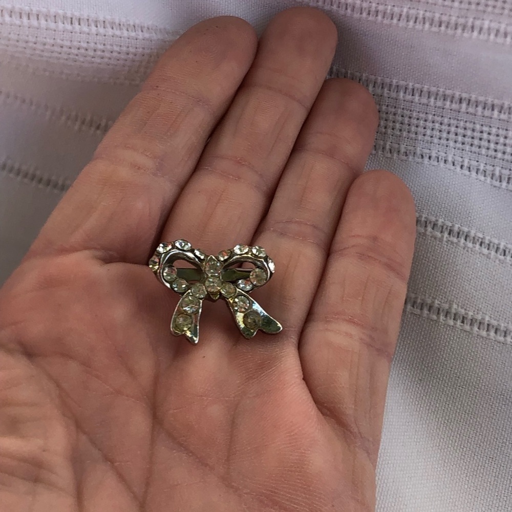 Vtg Small Rhinestone Adorned Bow Brooch - Picture 6 of 6